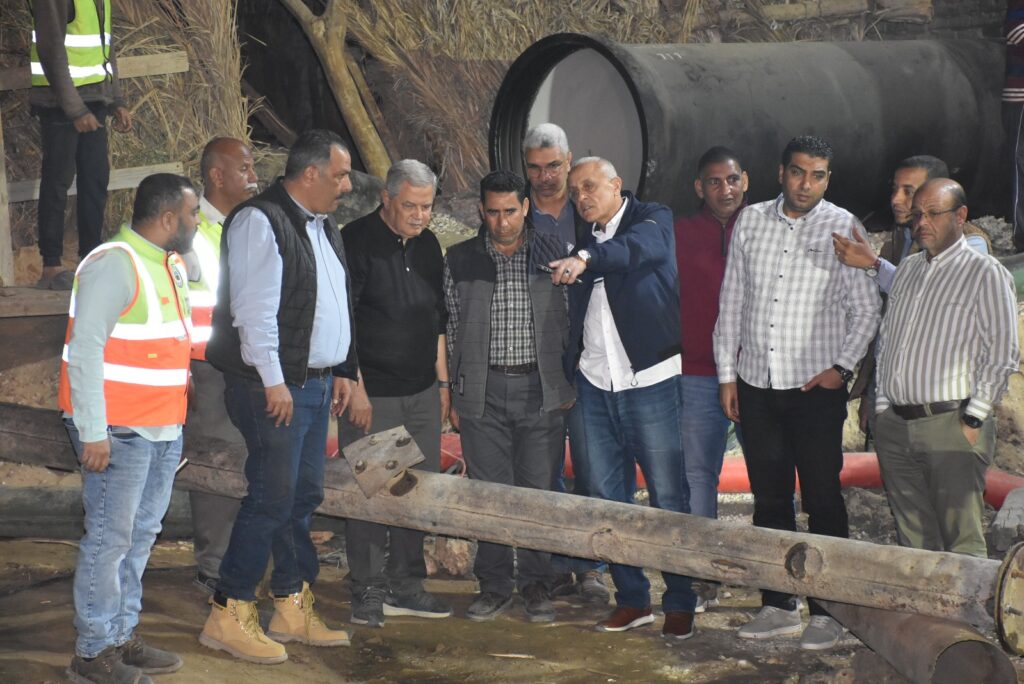 إنهاء أزمة خطوط الصرف الصحي بمنطقة الحمزية بالاقصر، وإنشاء خط صرف صحي جديد