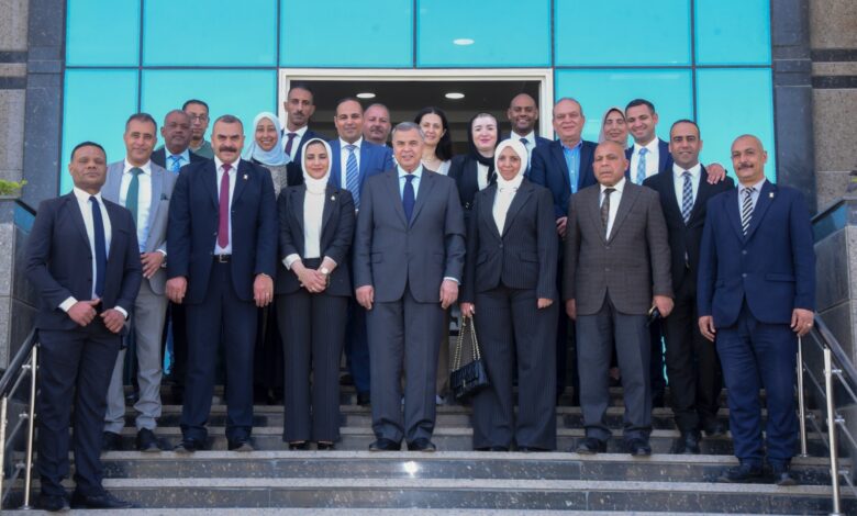 محافظ الإسكندرية يستقبل المهنئين بعيد الفطر المبارك بديوان عام المحافظة