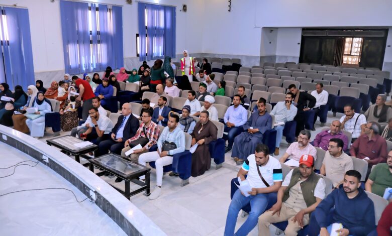 محافظ سوهاج يعقد اللقاء الجماهيري الأسبوعي للاستماع إلى شكاوى وطلبات المواطنين