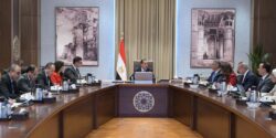 رئيس الوزراء يتابع جهود تطوير المناطق غير المخططة في محافظة الجيزة