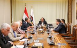 وزير قطاع الأعمال العام يلتقي بإتحاد المستثمرين لبحث فرص التعاون المشترك