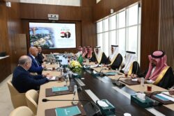في بداية زيارته للمملكة العربية السعودية الشقيقة