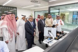 نائب رئيس مجلس الوزراء للتنمية في جولة تفقدية هامة بميناء جدة 