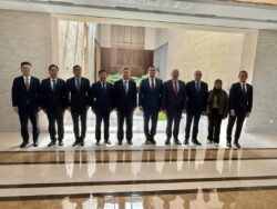 وزير الإسكان يلتقي ورئيس شركة "CSCEC" الصينية ببكين لمتابعة موقف المشروعات المشتركة