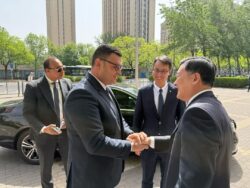  وزير الإسكان يلتقي نظيره الصيني في بكين بحث سبل التعاون المستقبلي
