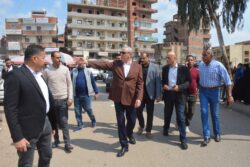 محافظ الغربية يواصل جولاته الميدانية لمتابعة التزام السائقين ومحطات الوقود بالتعريفة الجديدة