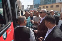 محافظ الغربية يواصل جولاته الميدانية لمتابعة التزام السائقين ومحطات الوقود بالتعريفة الجديدة