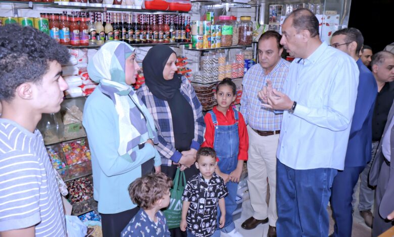 محافظ سوهاج في جولة ميدانية مفاجئة للتأكد من استقرار الأسعار بالمخابز و المطاعم