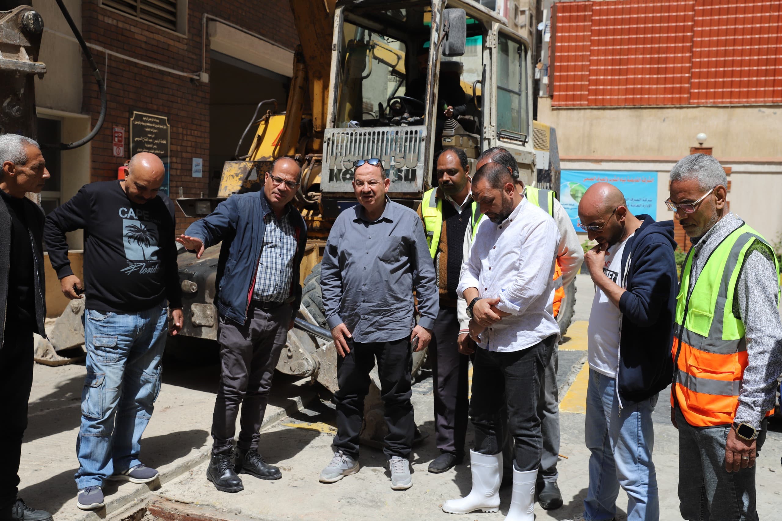 رئيس شركة الصرف الصحي بالإسكندرية يتفقد عددًا من محطات الرفع لمتابعة أعمال التطوير 