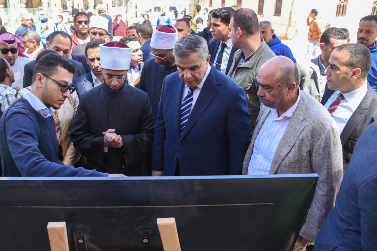 وزير الأوقاف ومحافظ الإسكندرية ييتفقدون تطوير ساحة مسجد أبي العباس المرسي 