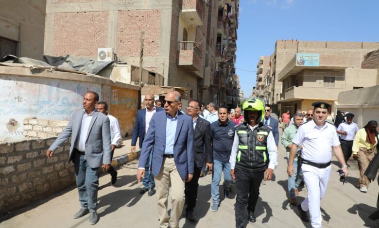 جولة ميدانية موسعة لمحافظ المنيا شملت شوارع مدينة أبو قرقاص