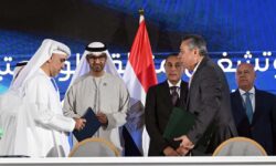 رئيس الوزراء يشهد توقيع اتفاقية لتطوير منطقة كيزاد شرق بورسعيد