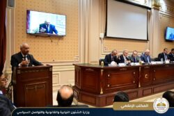 رئيس الوزراء يتابع خطوات تيسير إجراءات دخول السائحين بالمطارات والمنافذ المختلفة