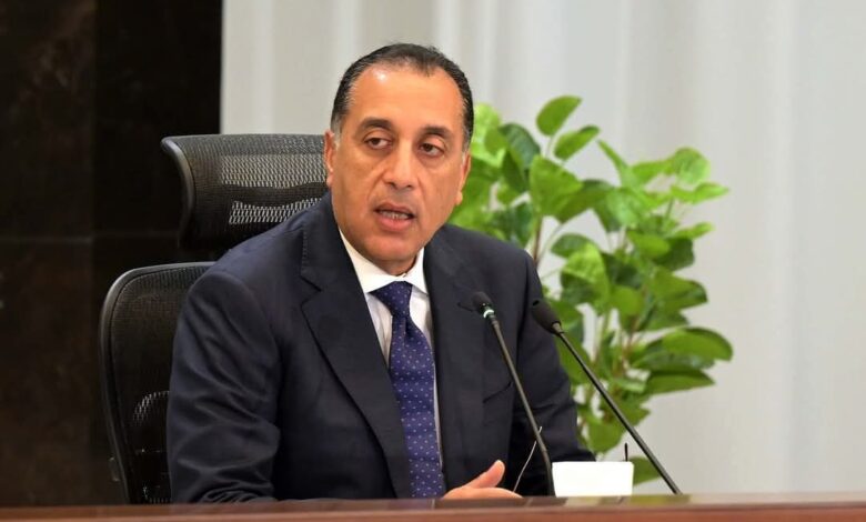 رئيس الوزراء يبدأ جولة تفقدية بمنجم السكري لإنتاج الذهب بمرسى علم