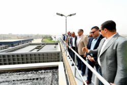 وزير الإسكان ومحافظ الجيزة يفتتحان المرحلة الأولى من محطة مياه الشرب