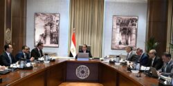 رئيس الوزراء يتابع الموقف التنفيذي لتطوير أرض مطار إمبابة ومنطقة عزيز عزت