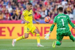 بعد حسم الدوري ..فياريال يفوز علي برشلونة في مباراة مثيرة