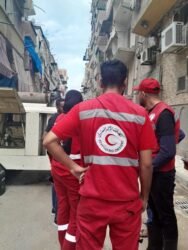 الهلال الأحمر: فرق الاستجابة للسيول تنجح في إنقاذ 34 شخصا في المناطق المتضررة بالإسكندرية