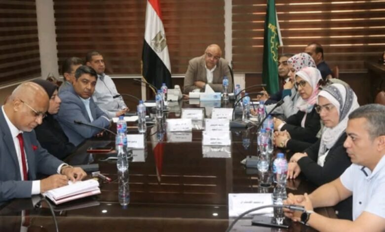 محافظ القليوبية يترأس اجتماعًا موسعًا لبحث إتاحة خدمات إضافية للمواطنين