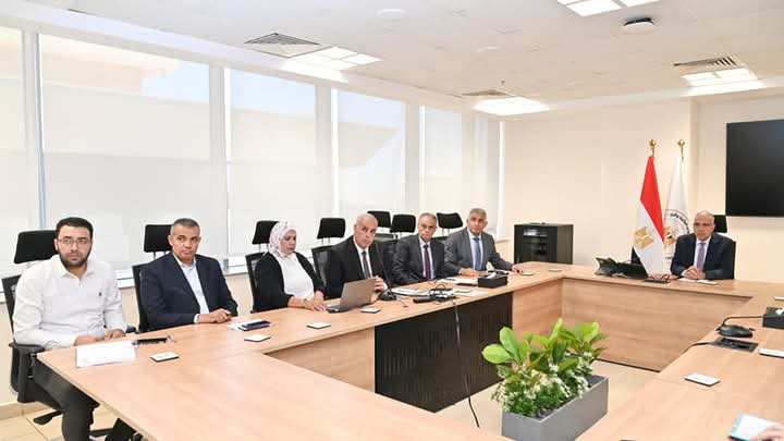  وزير الري يتابع حالة الري بمحافظة البحيرة