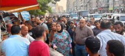 رئيس حي العجمي تقود حملة مكبرة لإزالة الباعة الجائلين