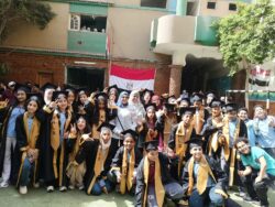 فرحة الأطفال بالتخرج في المرحلة الابتدائية.