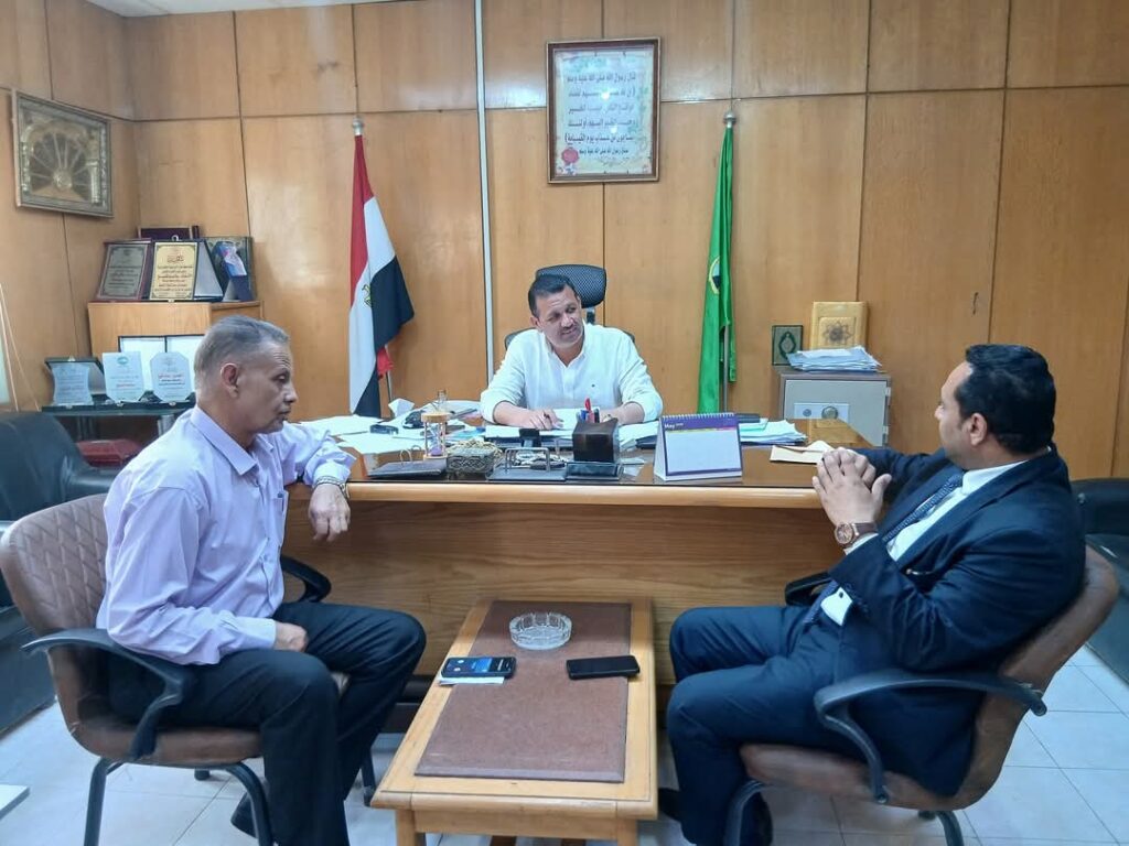 رئيس مدينة طامية يعقد لقاءً مع مدير تعليم طامية