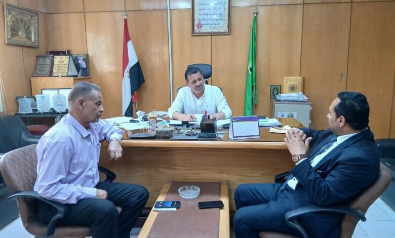 رئيس مدينة طامية يعقد لقاءً مع مدير تعليم طامية