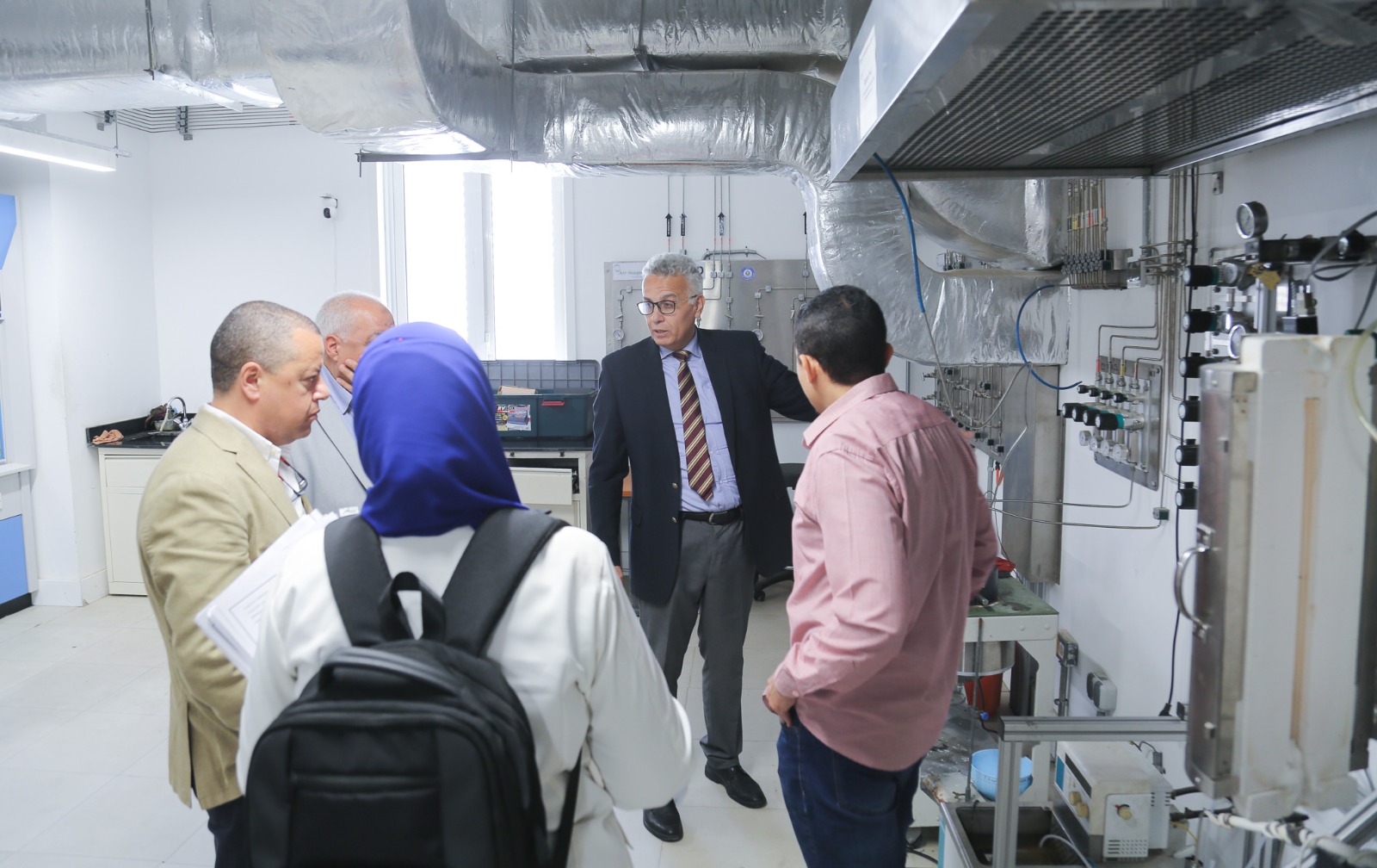 الجامعة المصرية اليابانية تستعرض معاملها البحثية المتقدمة أمام وفد STDF