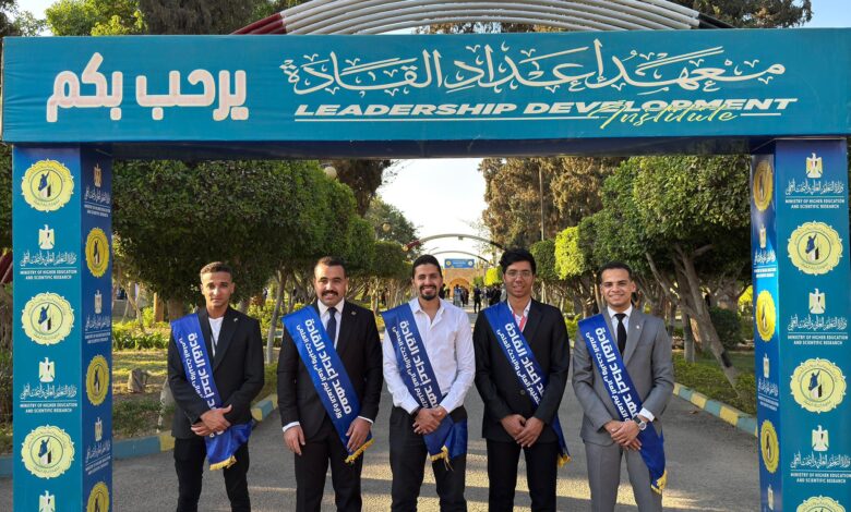 وفد طلابي بجامعة سوهاج يشارك فى فعاليات الملتقى الحواري لبناء الوعى لطلاب الجامعات والمعاهد المصرية
