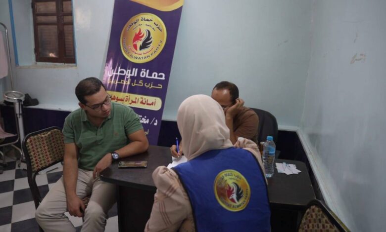 حماة الوطن بسوهاج ينظم قافلة طبية مجانية مكبرة فى جميع التخصصات
