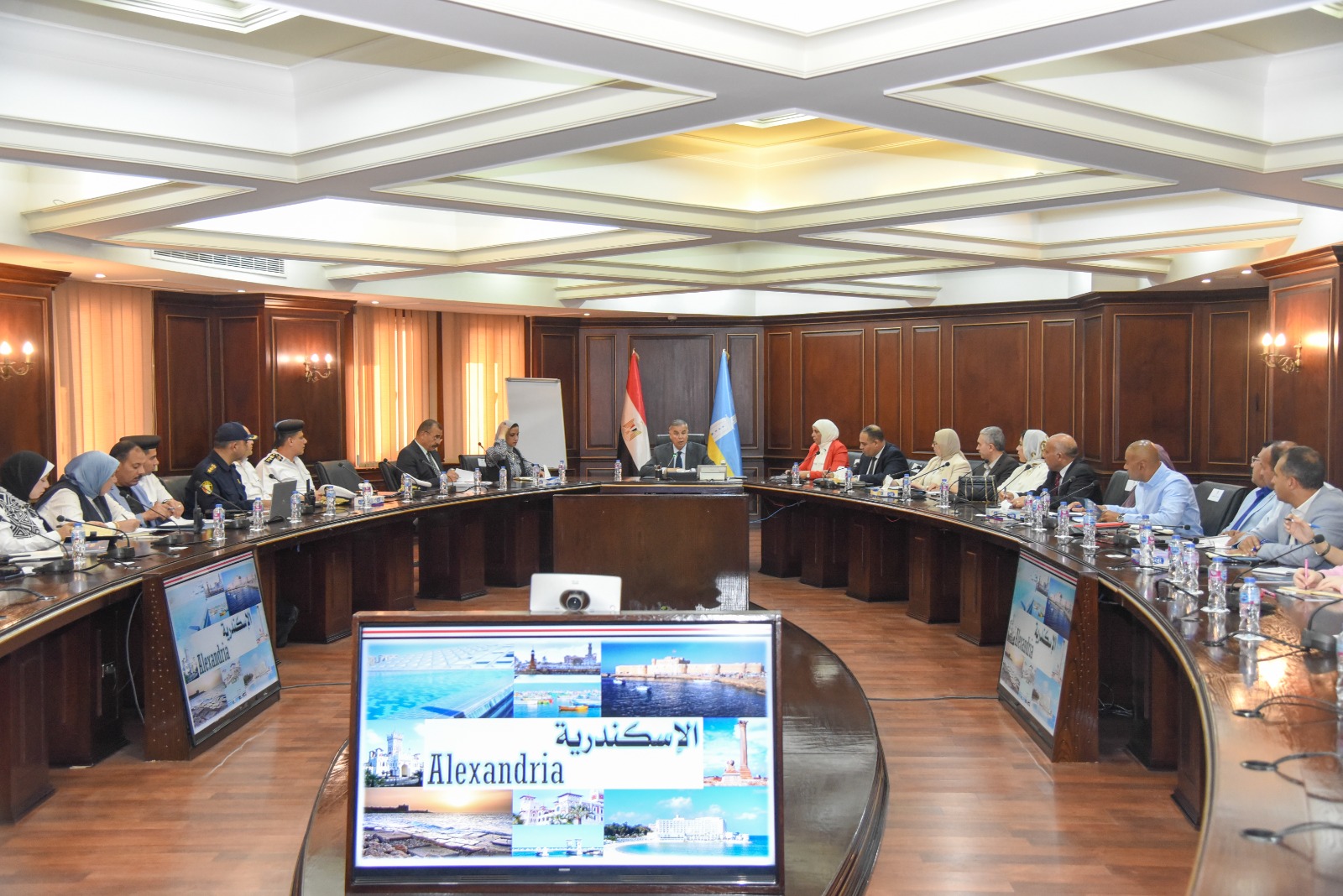 محافظ الإسكندرية يتابع استعدادات الأجهزة التنفيذية لاستقبال عيد الأضحى المبارك 