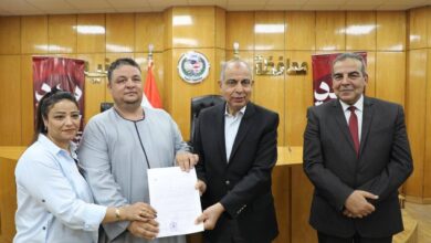  محافظ المنيا يكرم فريق عمل “مشروعك” لتميزهم وتصدر المحافظة للمركز الأول على مستوى الجمهورية