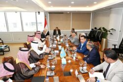 وزير الإسكان يستقبل وفدا من وزارتي "الاستثمار" و"البلديات والإسكان" السعودية