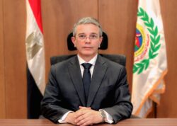 وزير المالية يوجه بتسهيل الإجراءات الجمركية لضيوف الرحمن