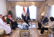 وزير الاتصالات يبحث مع سفير السعودية لدى مصر فتح آفاق جديدة للتعاون