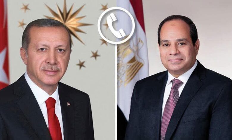 تلقى الرئيس عبد الفتاح السيسي، اتصالاً هاتفياً من رئيس تركيا "رجب أردوغان".