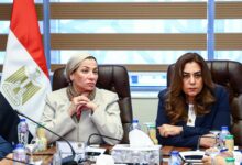 اجتماع مشترك بين وزارتي البيئة والتنمية المحلية لمتابعة تحصيل رسوم منظومة المخلفات