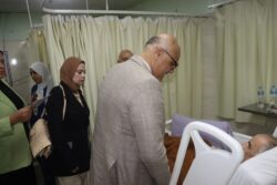 محافظ القليوبية يقدم التهنئة للأطقم الطبية والمرضى بمناسبه عيد الاضحى 