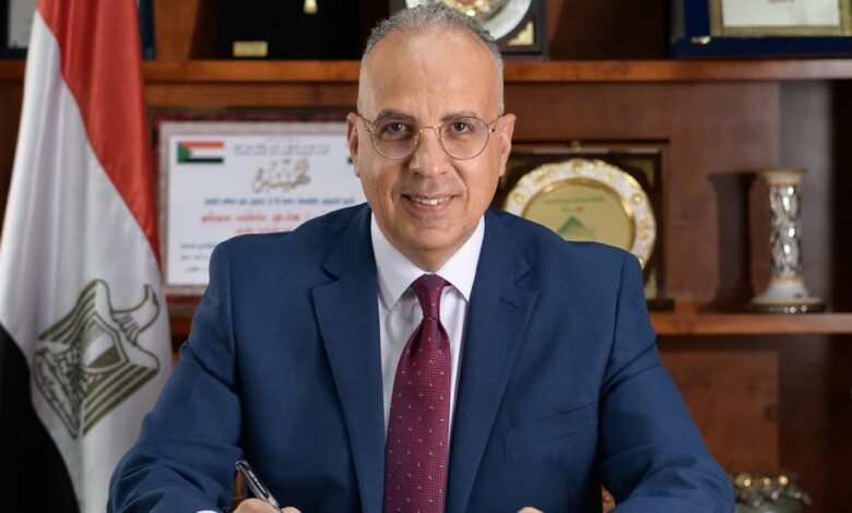 وزير الري يتابع حالة محطات رفع المياه ومجهودات مصلحة الميكانيكا والكهرباء