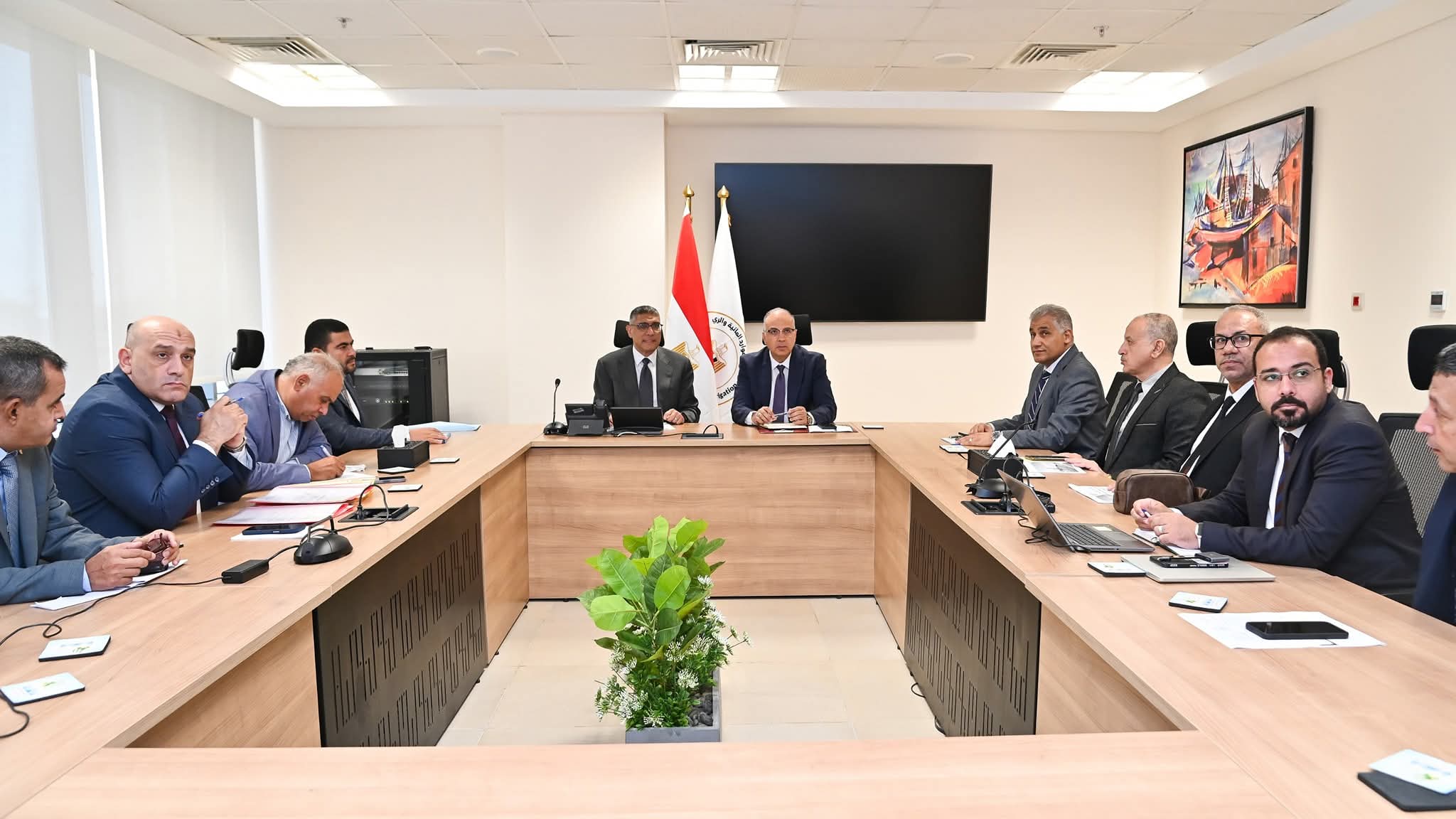 وزير الري يبحث مع محافظ الجيزة عدد من ملفات التعاون بين وزارة الموارد المائية والري ومحافظة الجيزة  