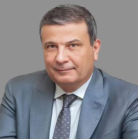 وزير الزراعة يتابع سير العمل بالقطاعات الخدمية والإنتاجية خلال إجازة العيد