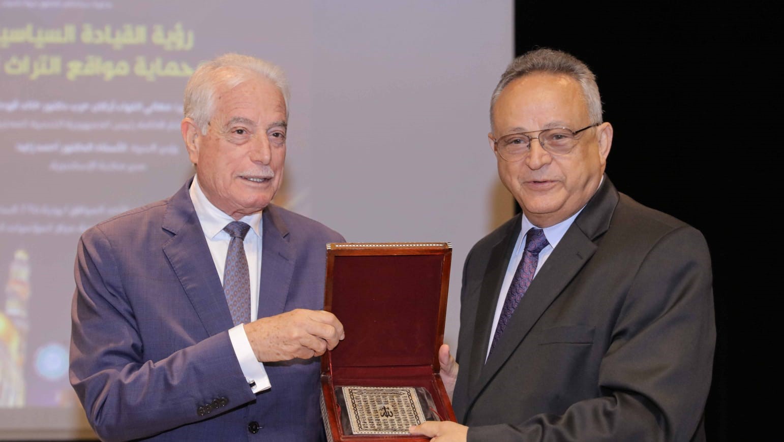 اللواء أركان حرب د. خالد فودة يحاضر في مكتبة الإسكندرية