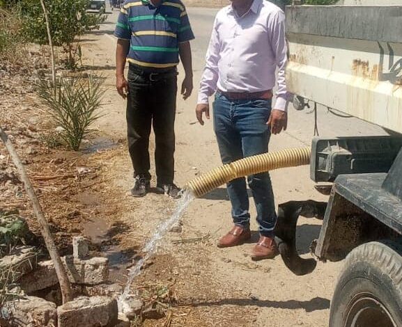 إستمرار جهود الوحدة المحلية فى أعمال رى وتهذيب الأشجار والمنتزهات ورفع كفاءة الطرق العامة بمدينة طهطا وساحل طهطا