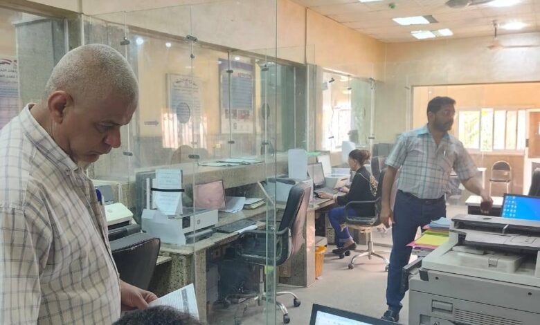 رئيس مركز ومدينة طما يتابع سير العمل بالمركز التكنولوجى