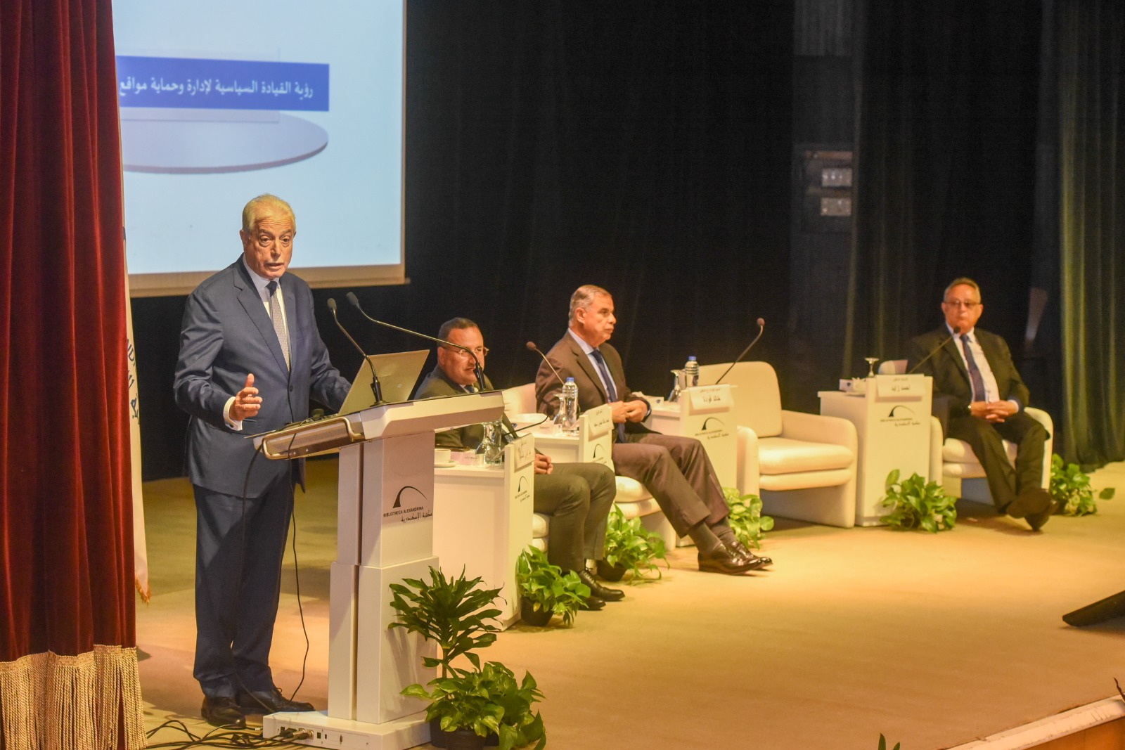 محافظ الإسكندرية إدارة وحماية مواقع التراث العالمي بمكتبة الإسكندرية