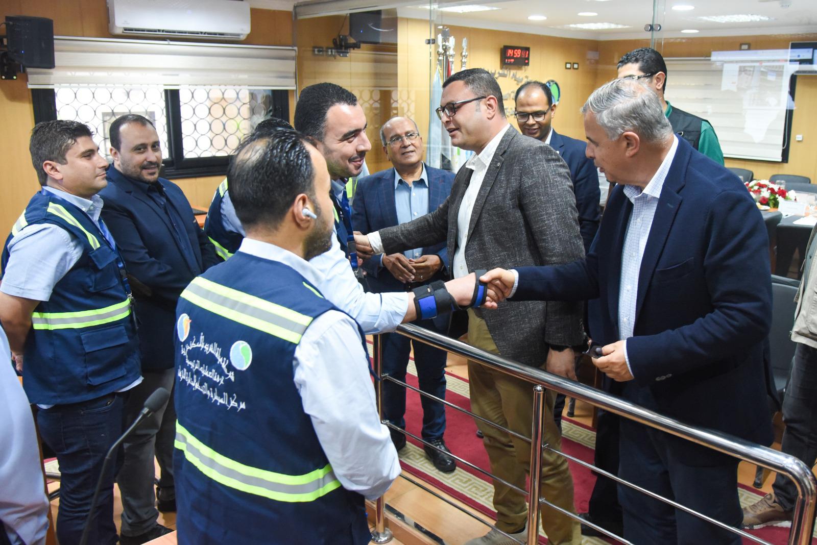 وزير الإسكان ومحافظ الإسكندرية يتابعان سير العمل بمنظومتي مياه الشرب والصرف الصحي