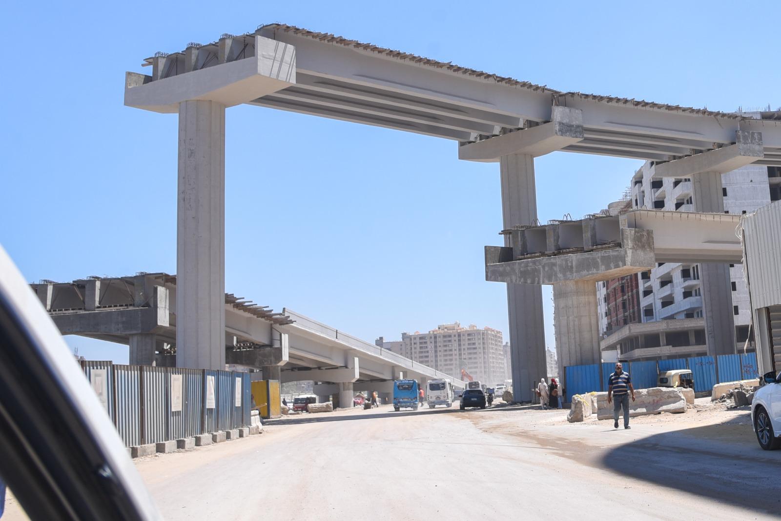 وزير الإسكان ومحافظ الإسكندرية يتفقدان مشروع إنشاء كوبرى 45 محور السادات