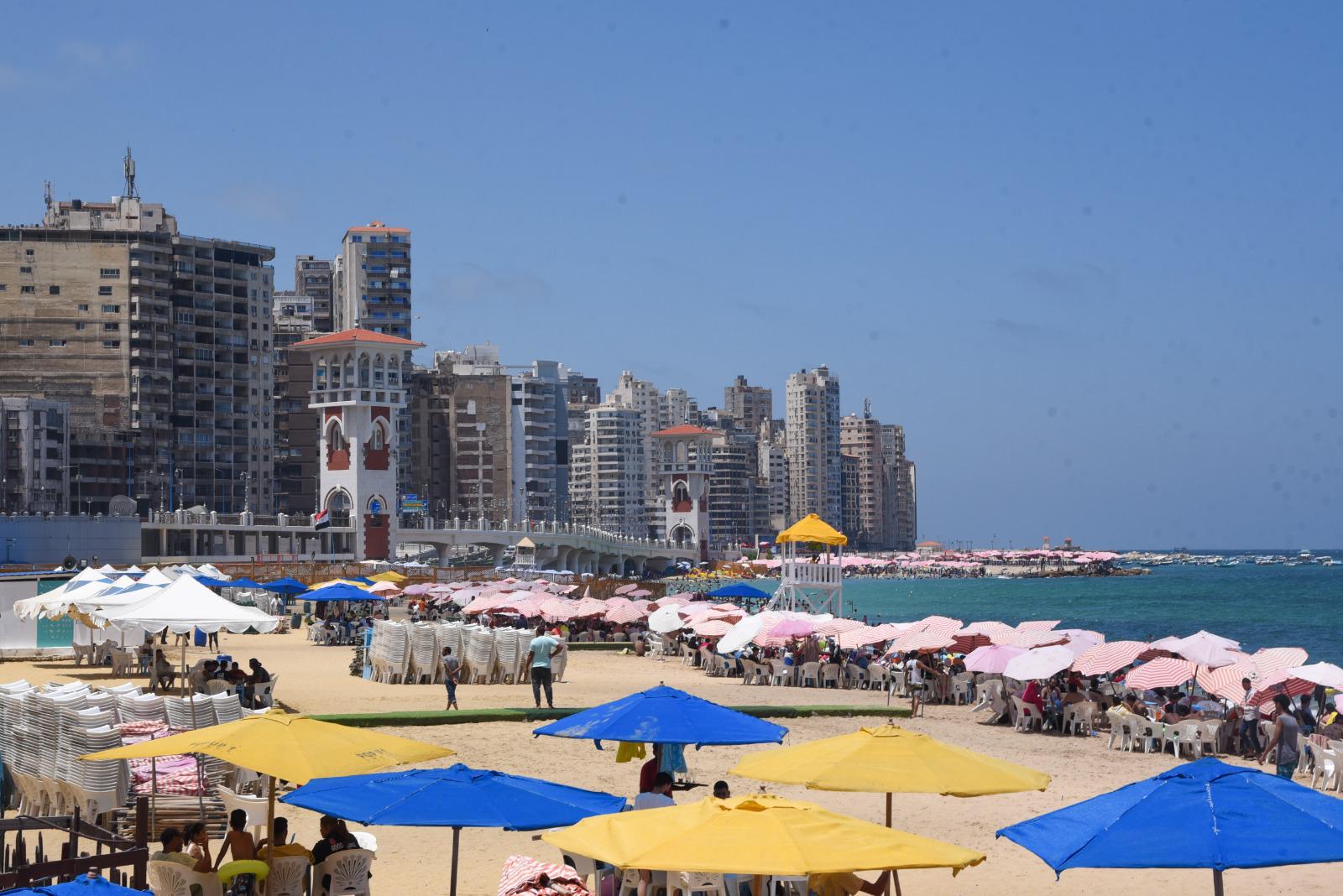 وزير الإسكان ومحافظ الإسكندرية يتفقدان مشروع توسعة وتطوير كورنيش الإسكندرية