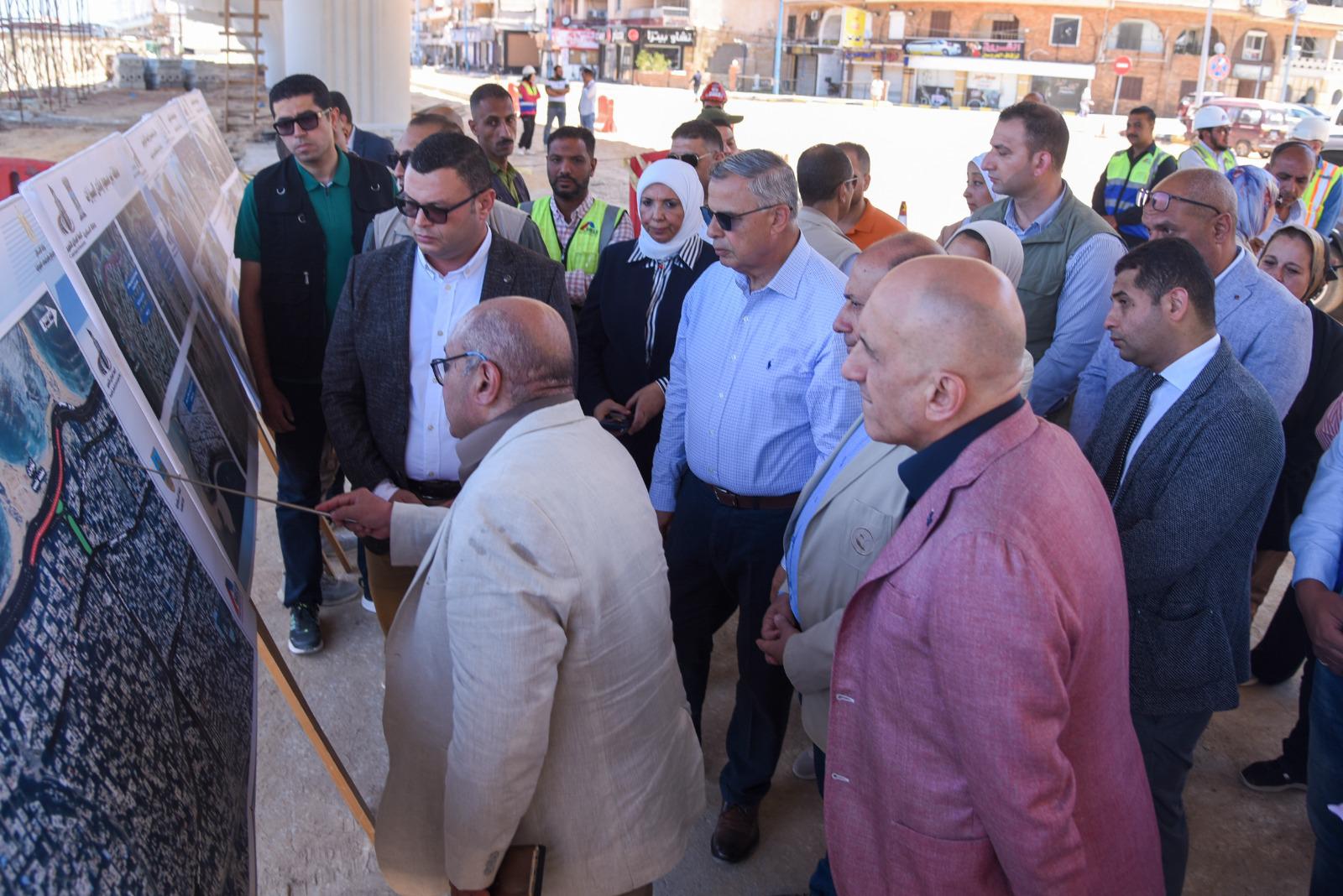 وزير الإسكان ومحافظ الإسكندرية يتفقدان مشروع توسعة وتطوير كورنيش الإسكندرية
